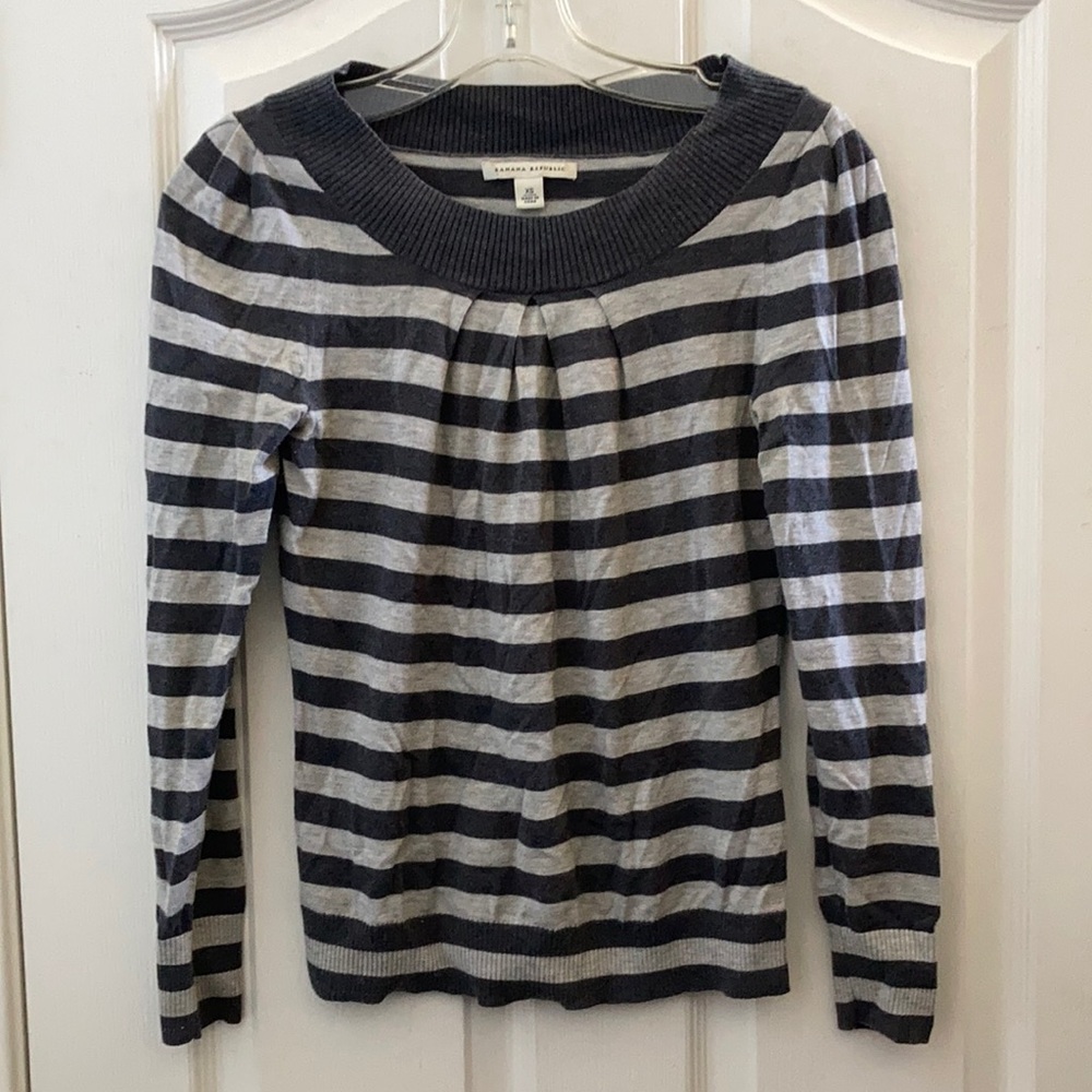 FINAL MARKDOWN Ladies banana republic top xs